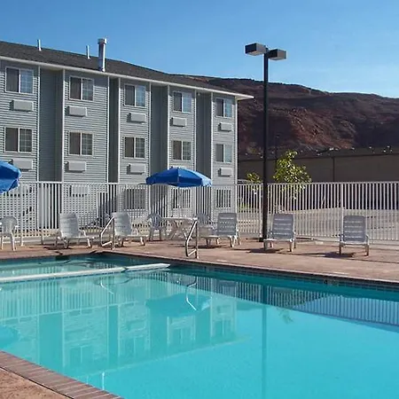 River Canyon Lodge 