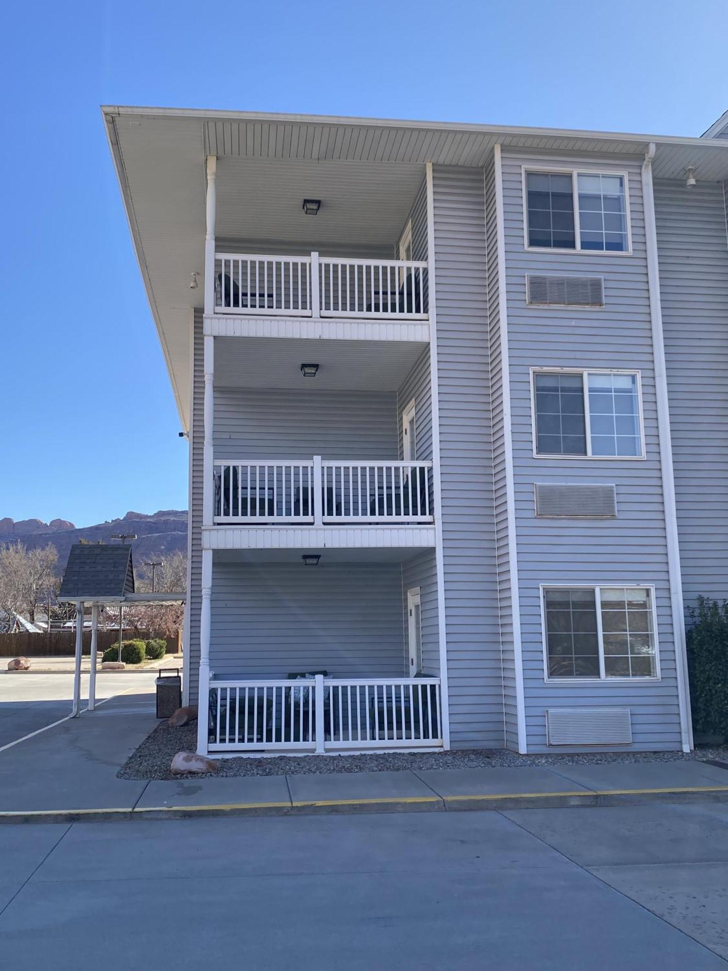 Motel River Canyon 3*