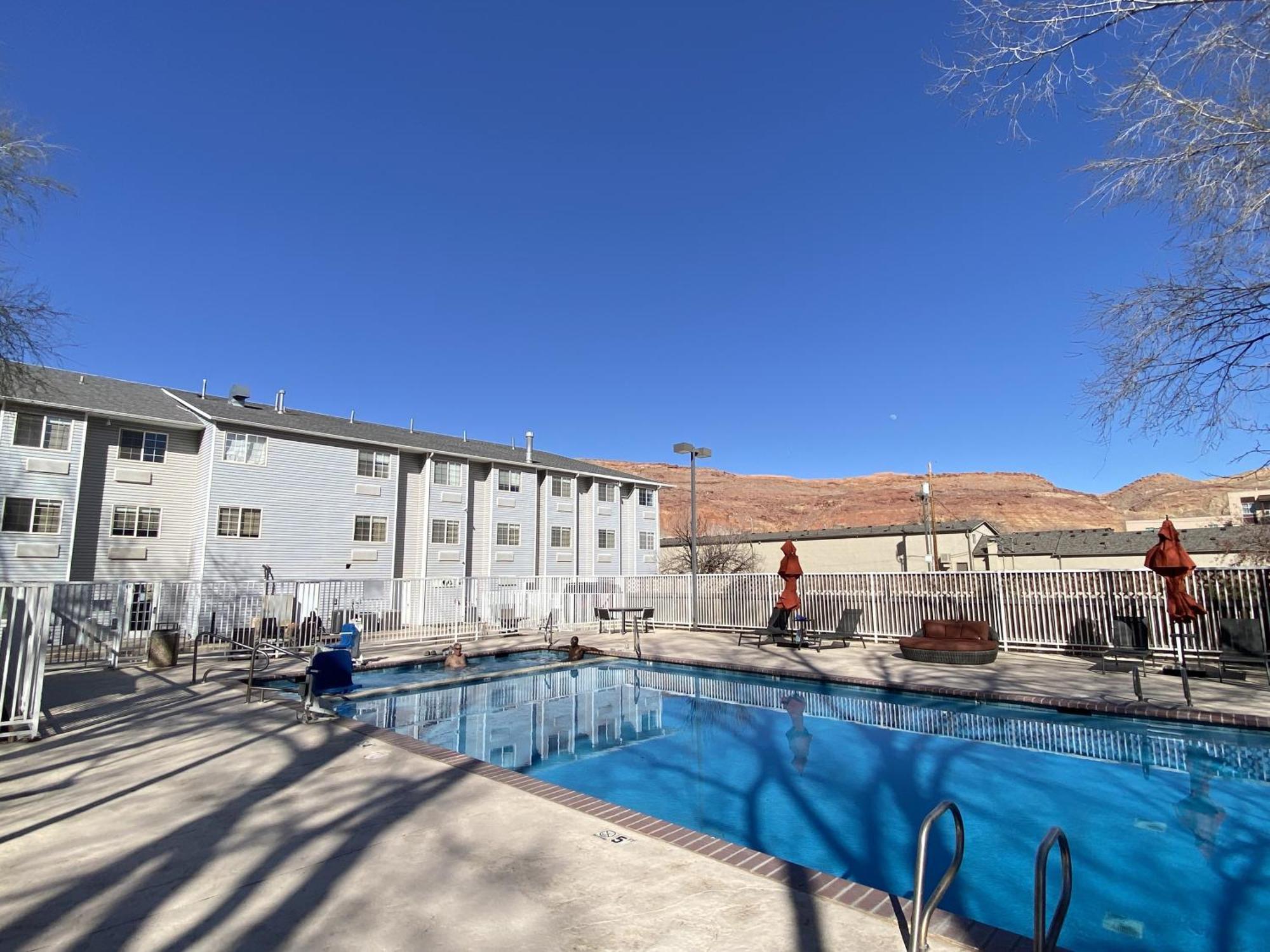 River Canyon Motel